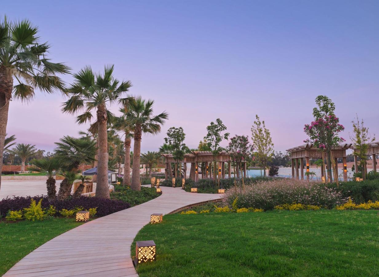 City Of Dreams Mediterranean - Integrated Resort, Casino & Entertainment Лимасол Екстериор снимка The Village