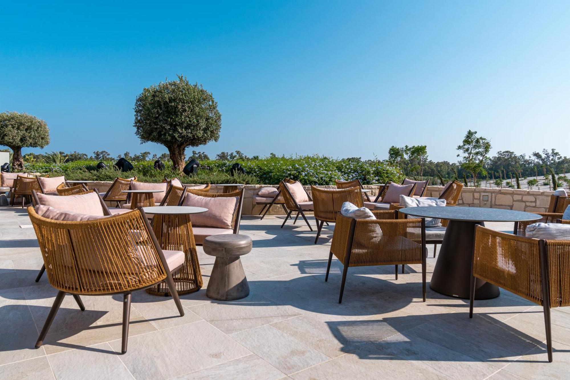 City Of Dreams Mediterranean - Integrated Resort, Casino & Entertainment Лимасол Екстериор снимка The Terrace at the Westin Resort & Villas, Naos Beach Club