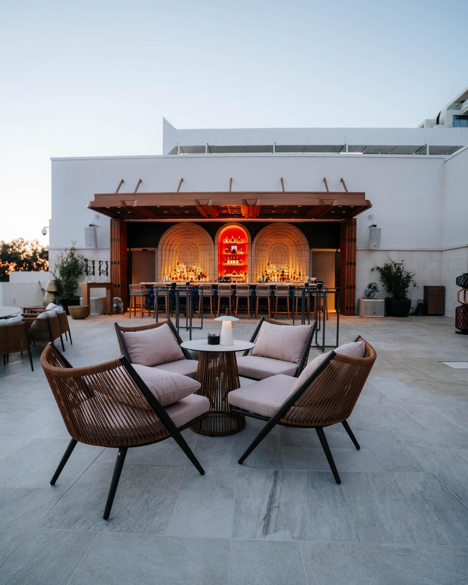 City Of Dreams Mediterranean - Integrated Resort, Casino & Entertainment Лимасол Екстериор снимка The rooftop bar at the hotel