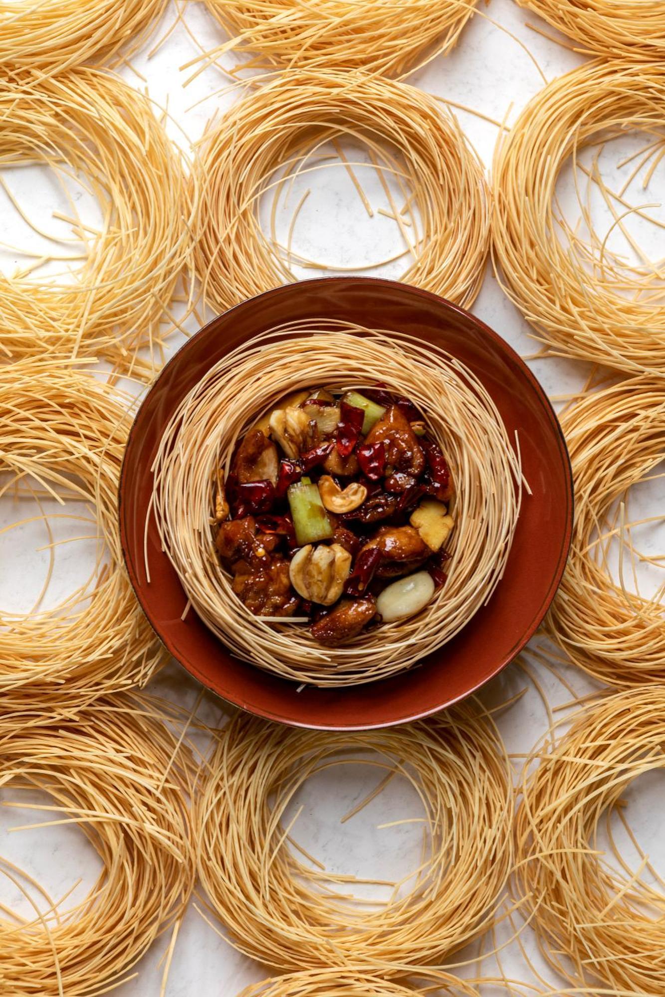 City Of Dreams Mediterranean - Integrated Resort, Casino & Entertainment Лимасол Екстериор снимка A bowl of dry bee hoon