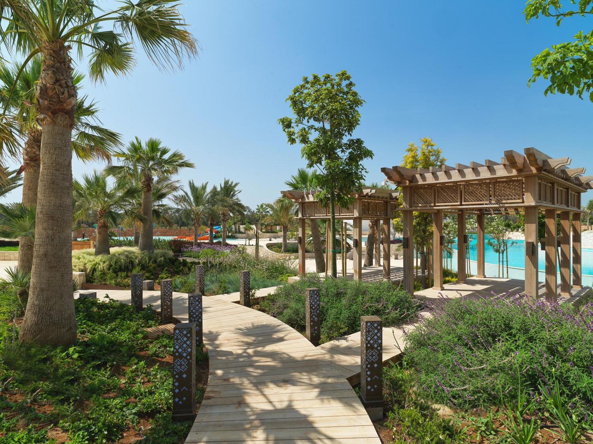City Of Dreams Mediterranean - Integrated Resort, Casino & Entertainment Лимасол Екстериор снимка The Village