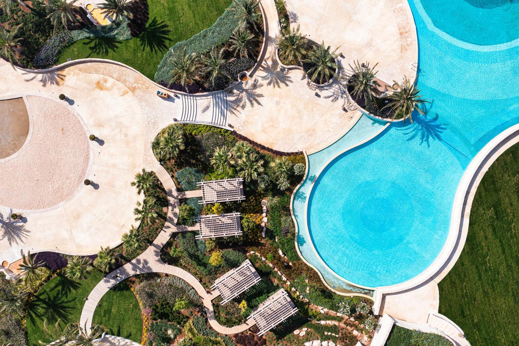 City Of Dreams Mediterranean - Integrated Resort, Casino & Entertainment Лимасол Екстериор снимка Aerial view of the resort