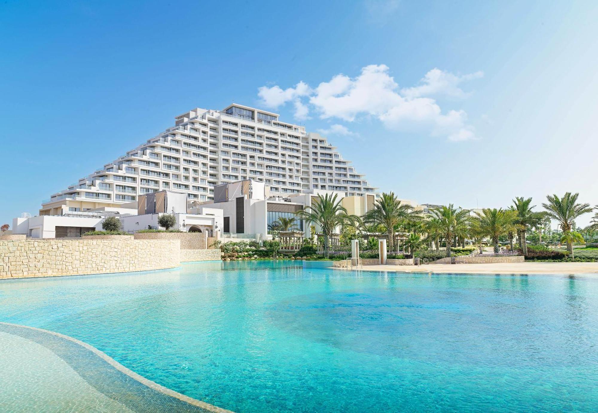City Of Dreams Mediterranean - Integrated Resort, Casino & Entertainment Лимасол Екстериор снимка Hilton Sharm El Sheikh Resort