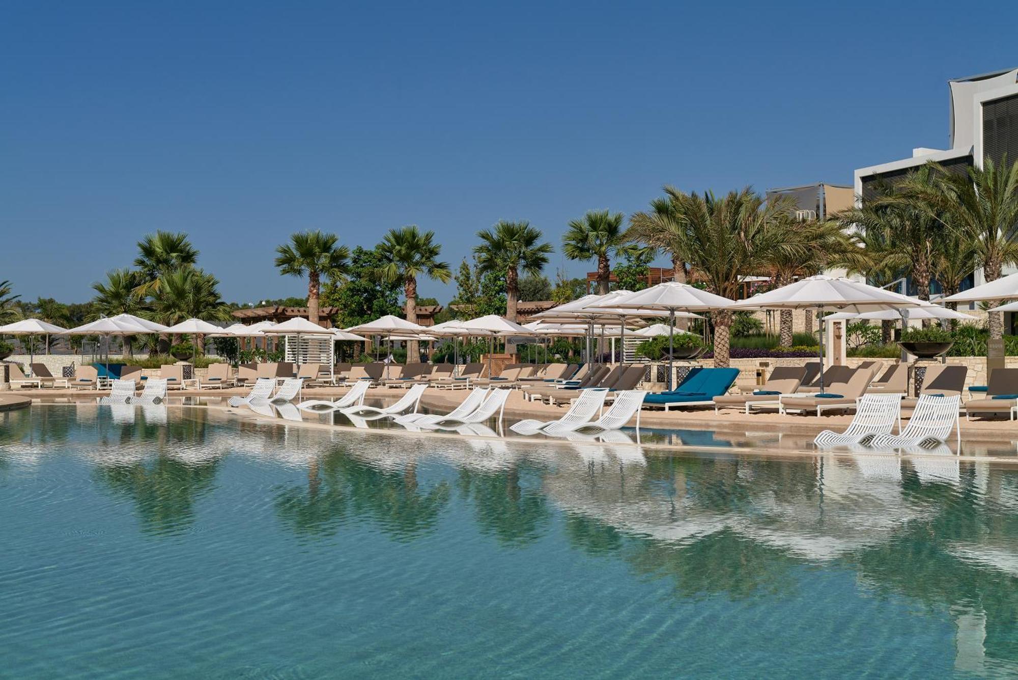 City Of Dreams Mediterranean - Integrated Resort, Casino & Entertainment Лимасол Екстериор снимка The Cove Rotana Resort