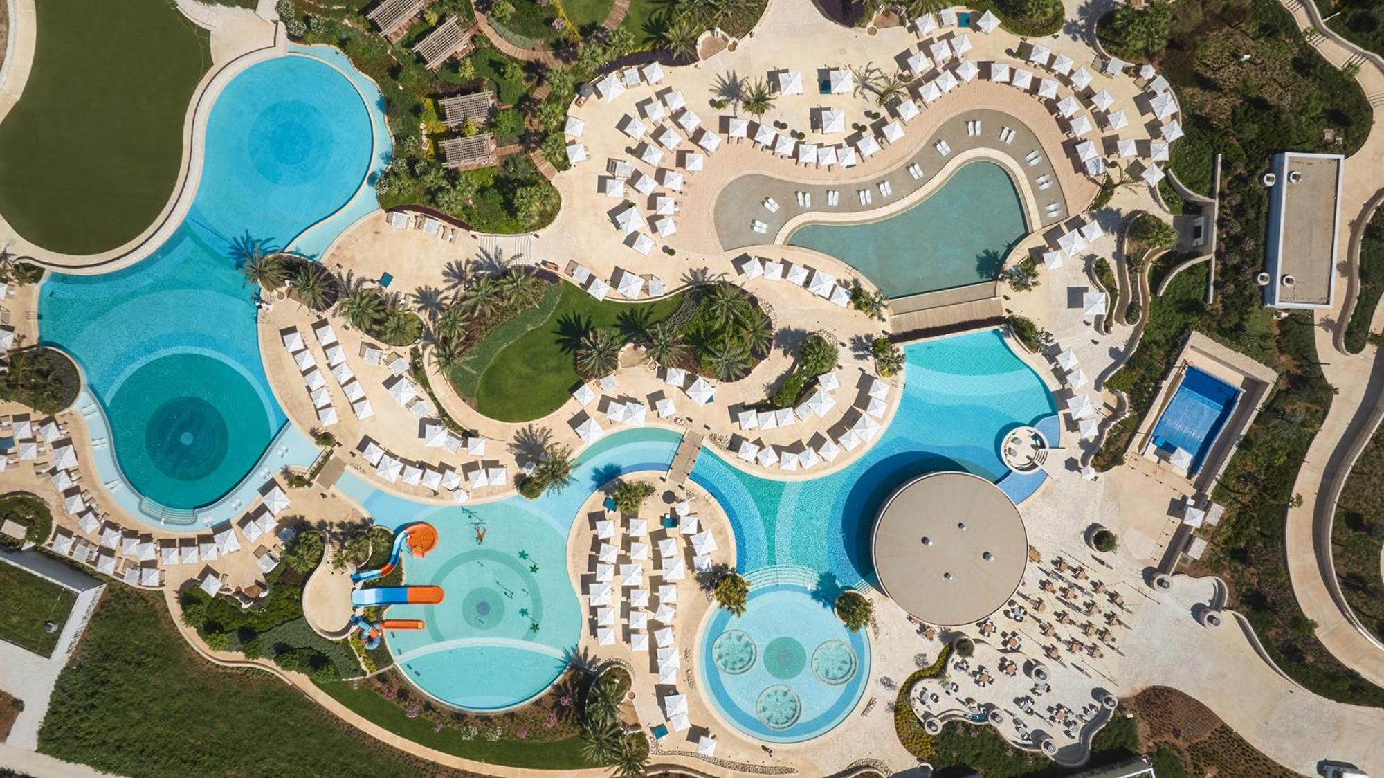 City Of Dreams Mediterranean - Integrated Resort, Casino & Entertainment Лимасол Екстериор снимка Aerial view of the resort