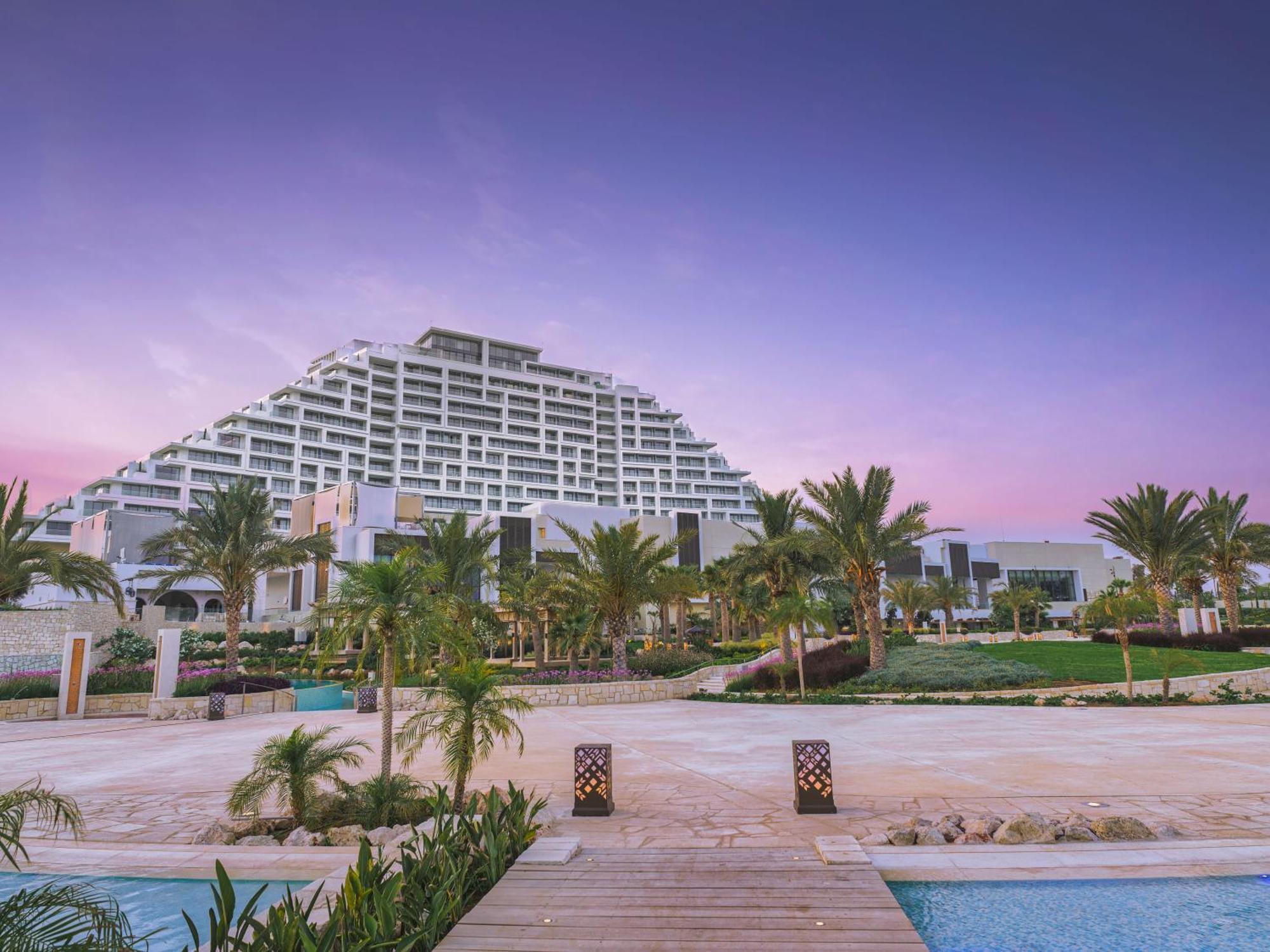 City Of Dreams Mediterranean - Integrated Resort, Casino & Entertainment Лимасол Екстериор снимка Hilton Sharm El Sheikh Resort