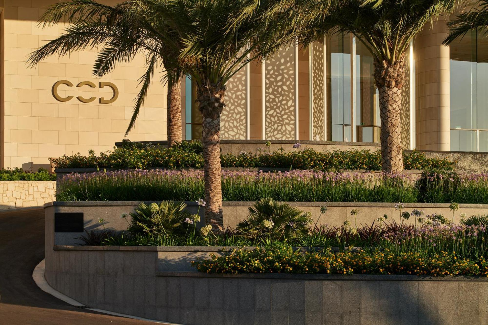 City Of Dreams Mediterranean - Integrated Resort, Casino & Entertainment Лимасол Екстериор снимка The entrance of the hotel