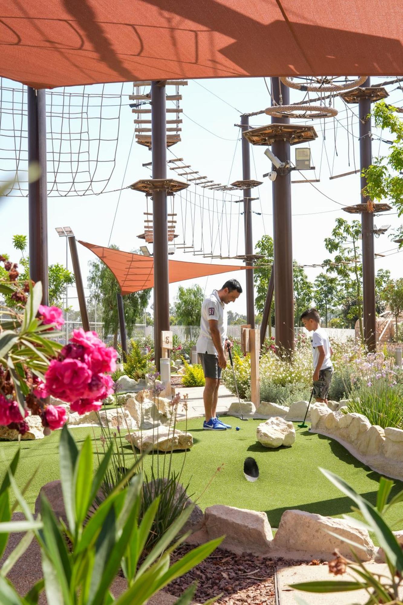 City Of Dreams Mediterranean - Integrated Resort, Casino & Entertainment Лимасол Екстериор снимка Adventure Golf in Mallorca